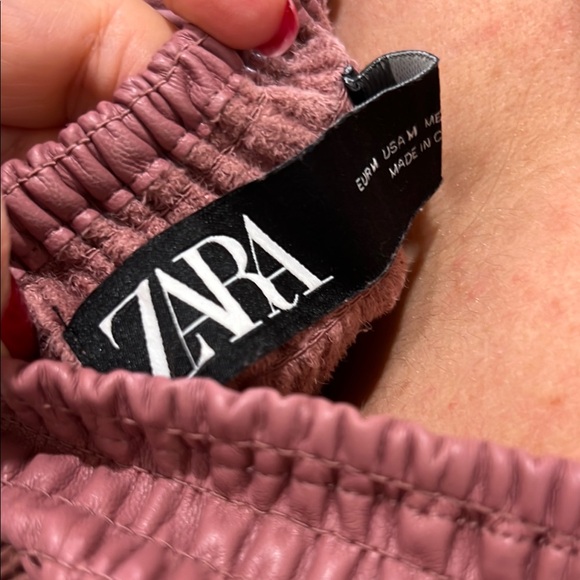 Zara Pink Puff Sleeve Long Sleeve Crop Top with Sweetheart Neckline - Picture 2 of 3